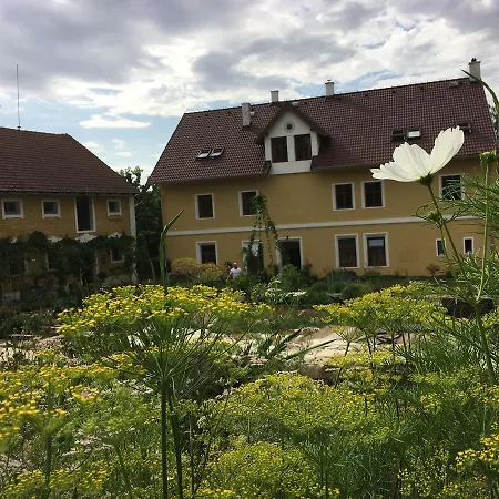 Statek Lunikov 农家乐