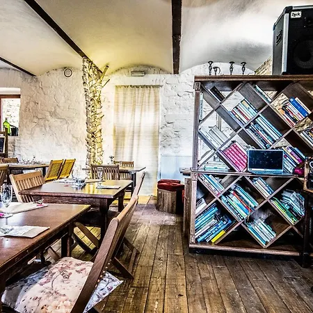 Statek Lunikov 农家乐 Zizice