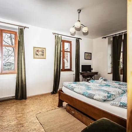 农家乐 Statek Lunikov *