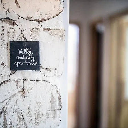 Statek Lunikov 农家乐 Zizice