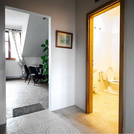 Statek Lunikov 农家乐 Zizice