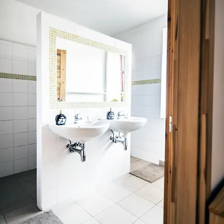 Statek Lunikov 农家乐 *