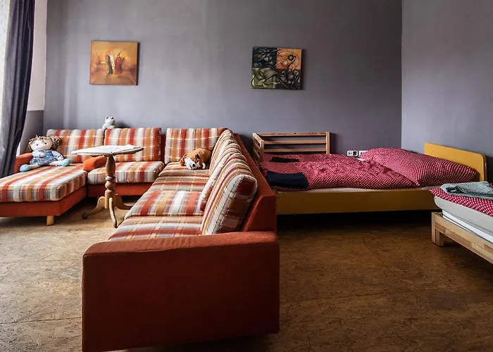 Statek Lunikov 农家乐 *