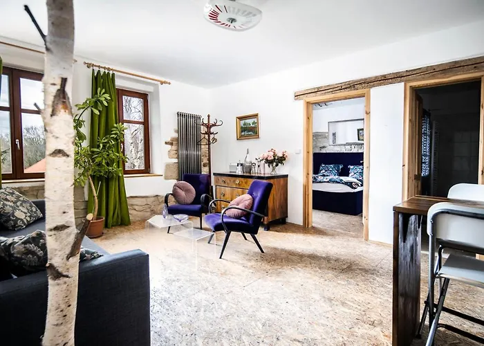 农家乐 Statek Lunikov *