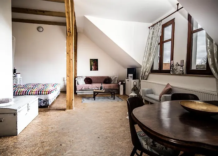 Statek Lunikov 农家乐 Zizice